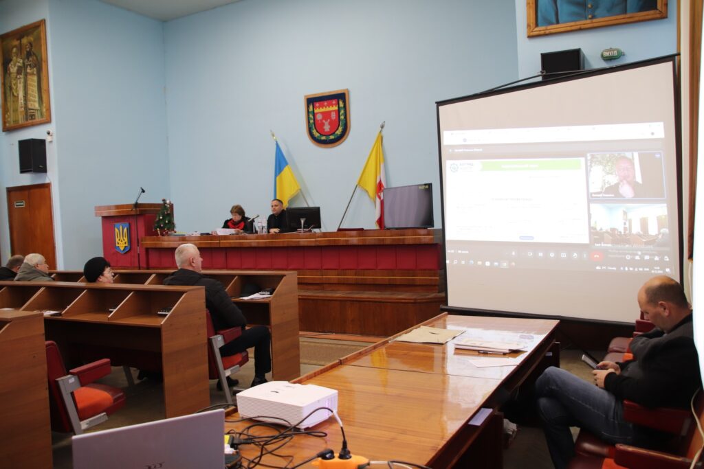 Майже чверть органів місцевого самоврядування порушують вимоги мовного законодавства під час пленарних засідань