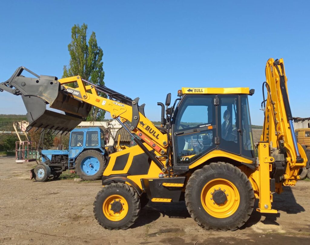 Бессарабська селищна рада придбала новий екскаватор для комунальників