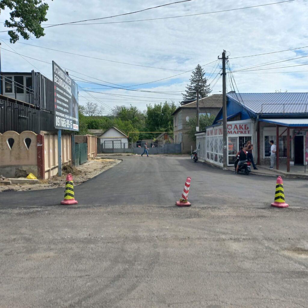 Як виглядає дорога у селищі Бессарабське, на яку витратили понад мільйон гривень