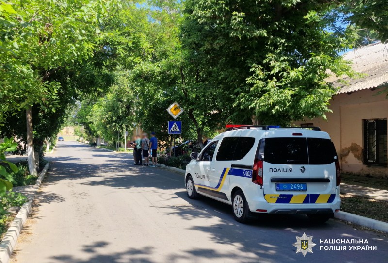 У Білгороді-Дністровському автомобіль збив 6-річну дівчинку на пішохідному переході: дитина в комі