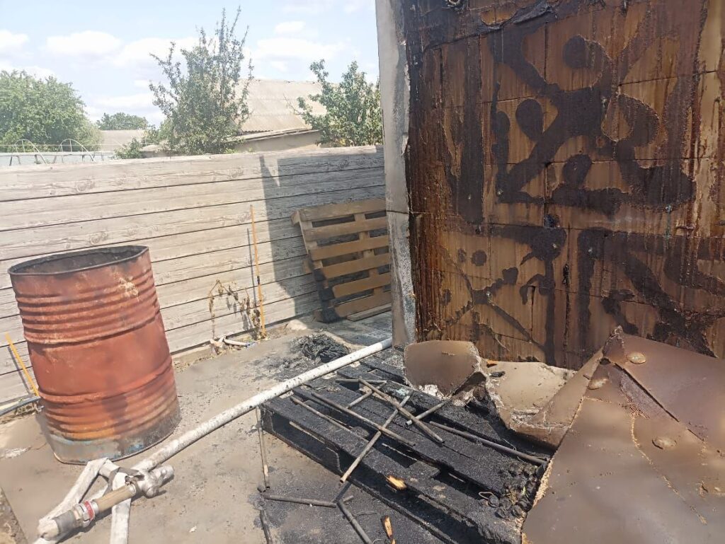 Через порушення правил пожежної безпеки загорілася споруда в селі Озерне: господарка отримала штраф