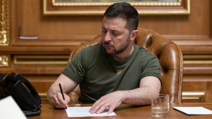 Президент України підписав законопроєкт, який обмежує незалежність НАБУ і САП