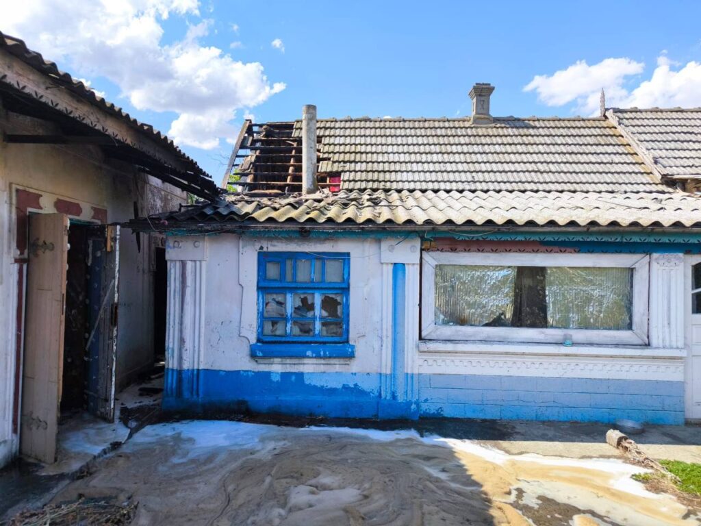 В Ізмаїльському районі через загоряння сухої трави ледь не згорів будинок