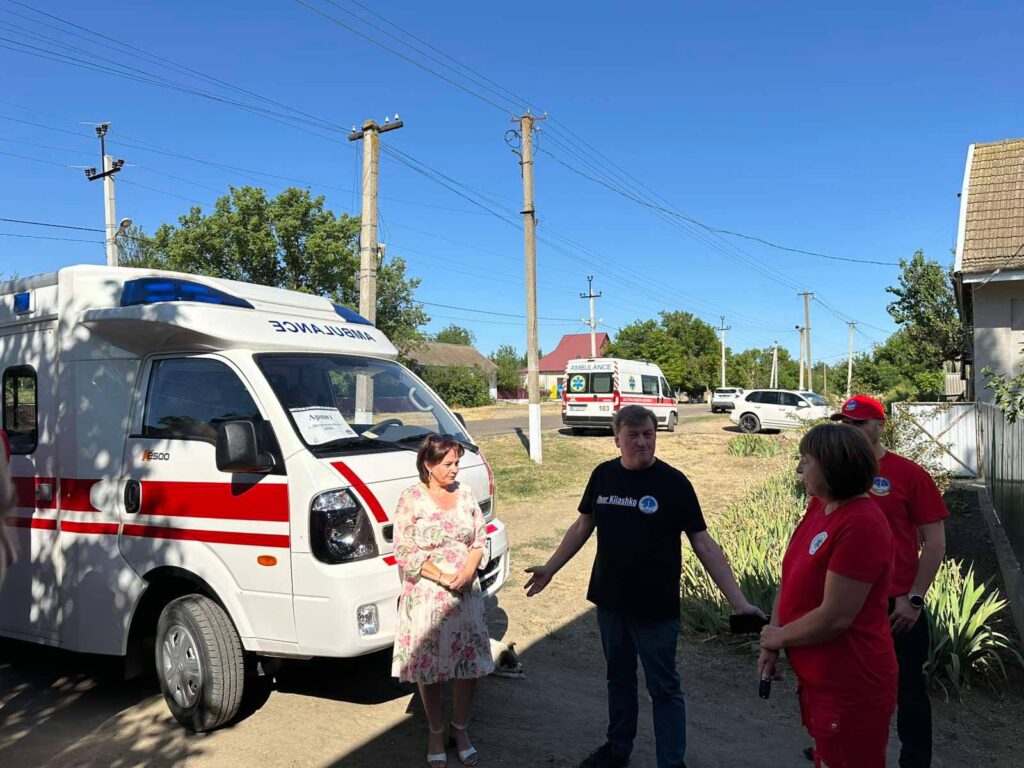 Громада Білгород-Дністровського району отримала у подарунок сучасний автомобіль швидкої допомоги