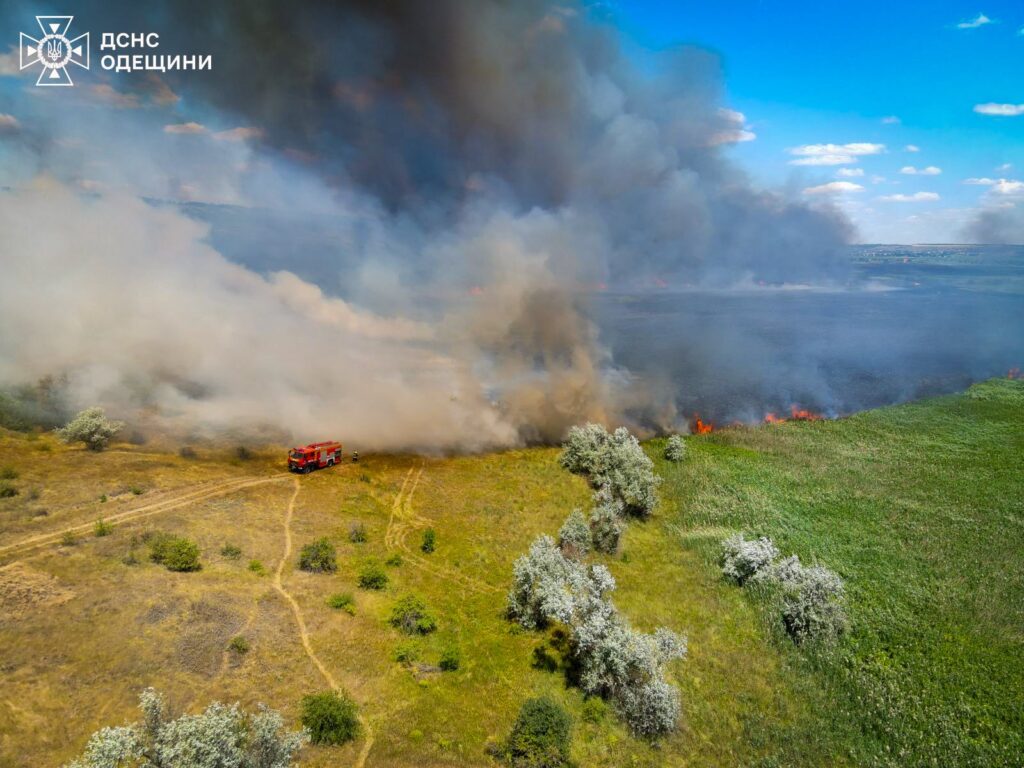 В Ізмаїльському районі загорілося сміттєзвалище