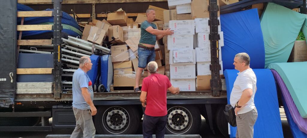 Болградська районна лікарня отримала меблі та обладнання від благодійників