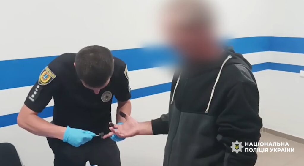 У Білгород-Дністровському районі чоловік зарізав приятеля через розбіжності у поглядах на виховання дітей