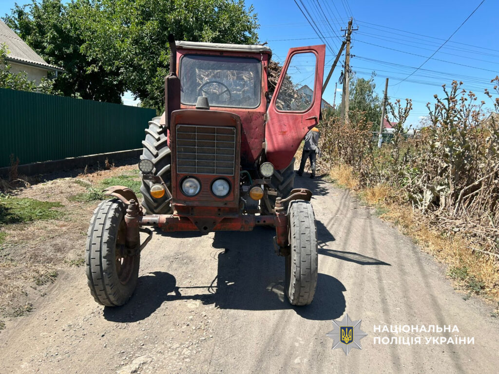 У Білгород-Дністровському районі трактор наїхав на пішохода