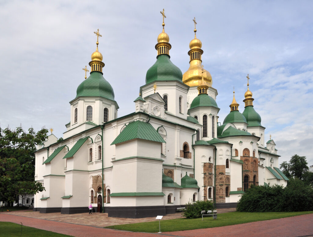 Українська Православна Церква пов’язана з Російської Православною церквою: висновки експертів