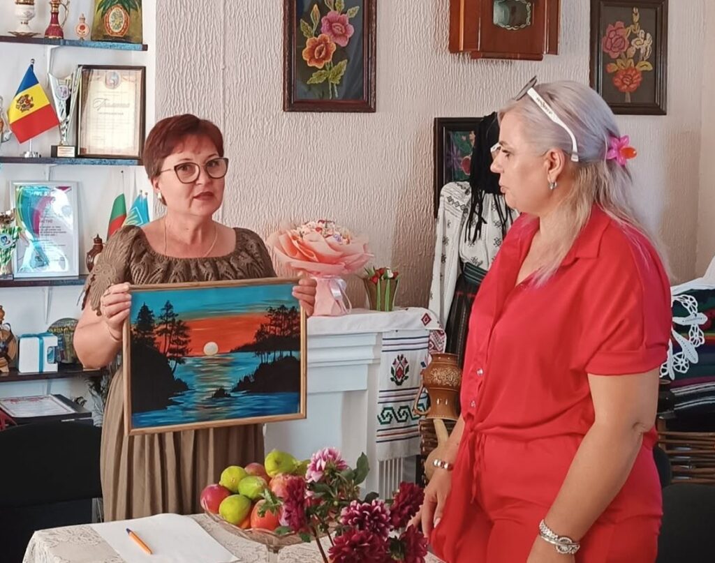 Його роботи прикрашають кабінети школи: у Новосільському відбулася виставка молодого художника Дмитра Карачебана