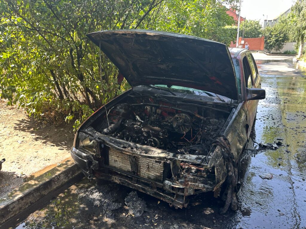 В центрі Ізмаїла згорів автомобіль