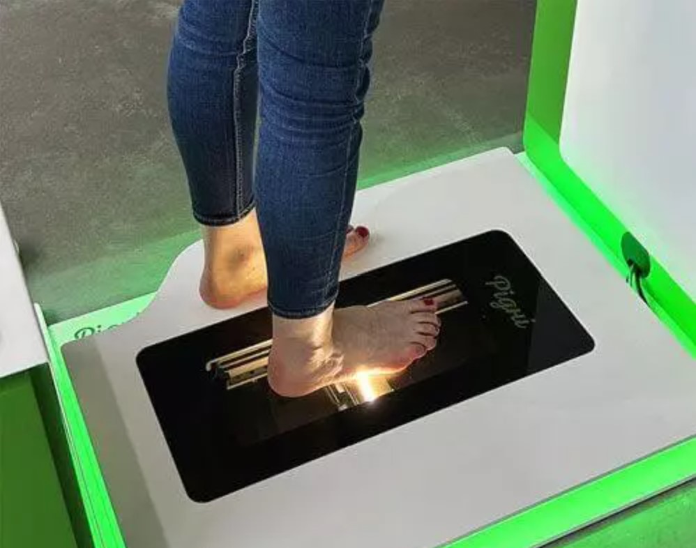 Які медичні магазини в Києві роблять комп’ютерну діагностику стопи перед виготовленням устілок?