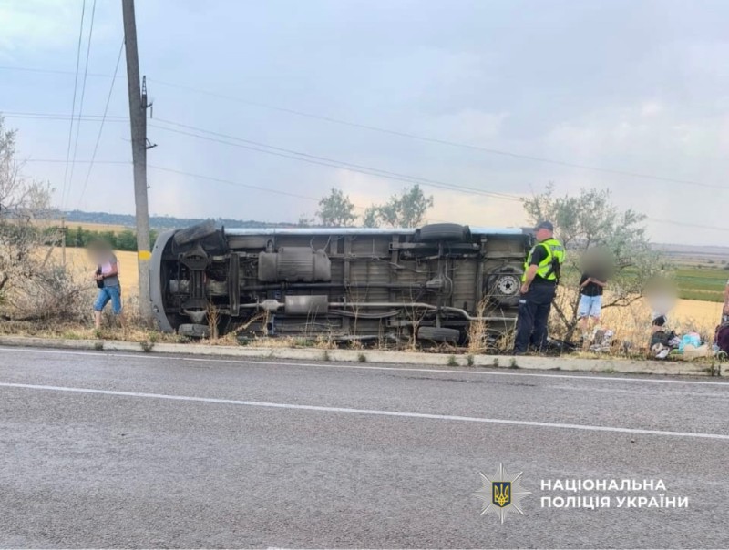 Маршрутка сполученням Одеса-Кілія злетіла у кювет: деталі