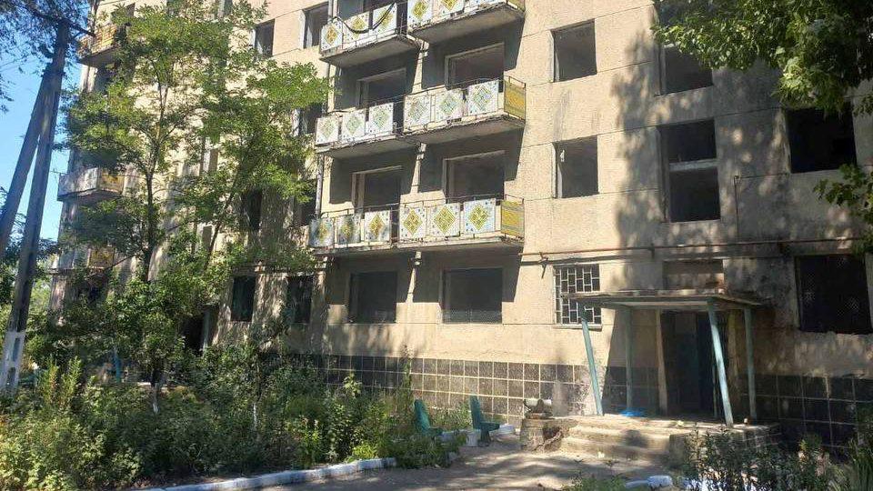У селищі Соборне триває облаштування житла для переселенців: ремонт вже розпочато
