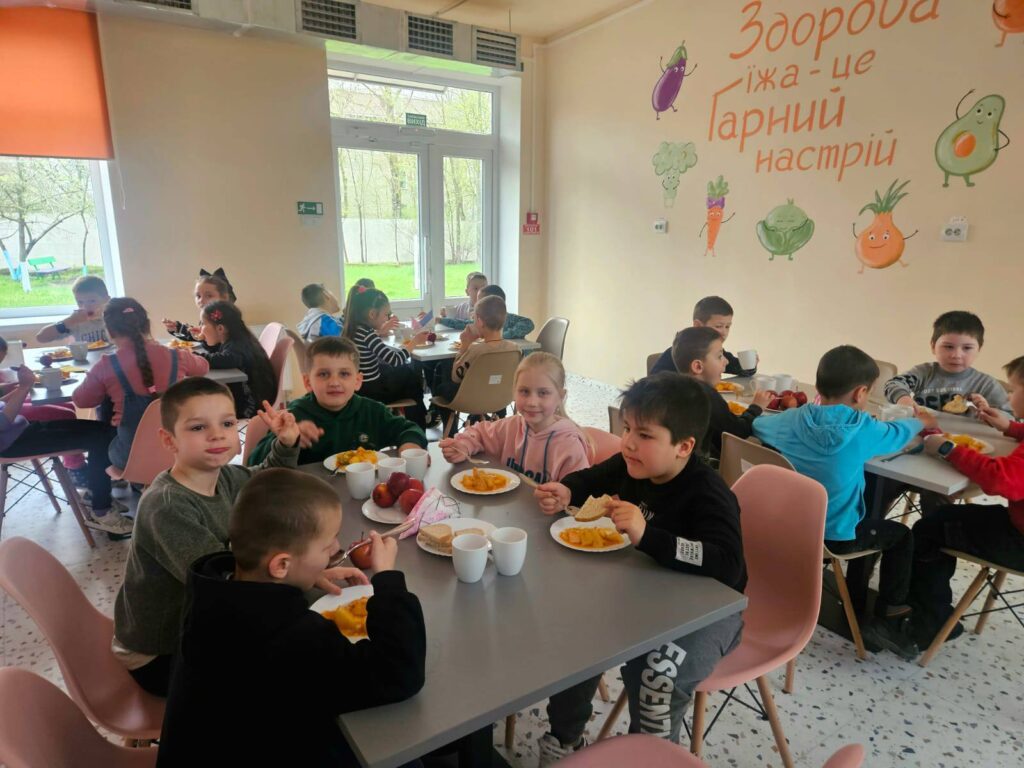 На Одещині учні 1-11 класів будуть забезпечені безкоштовним гарячим харчуванням: деталі 