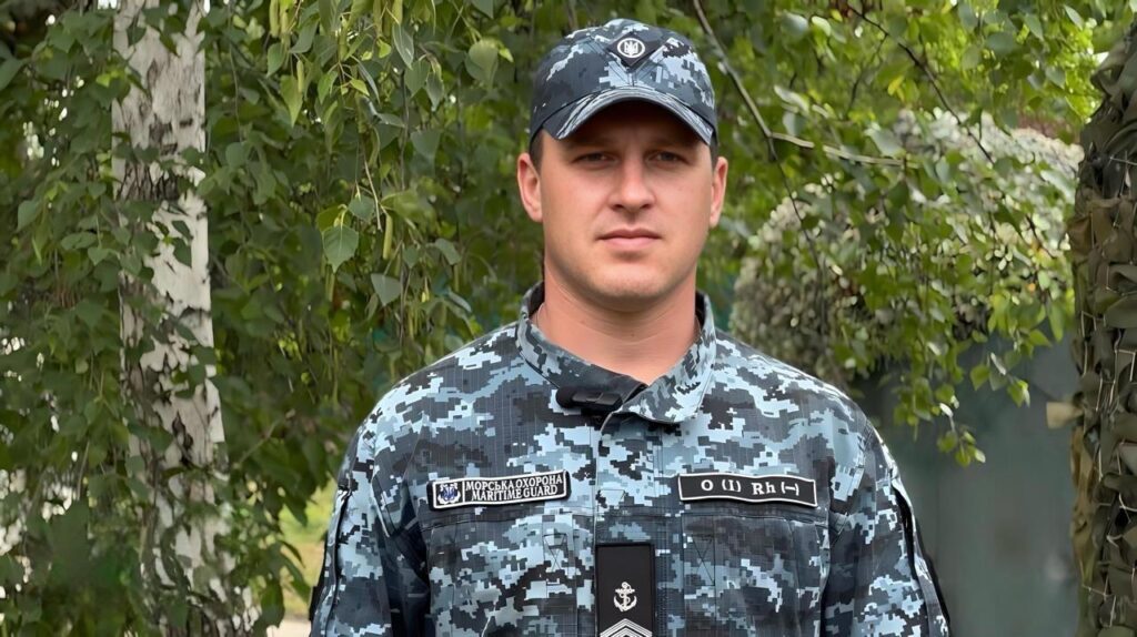 Здобув підготовку у Британії, а тепер ділиться досвідом з новобранцями: історія морського охоронця з Білгород-Дністровського району