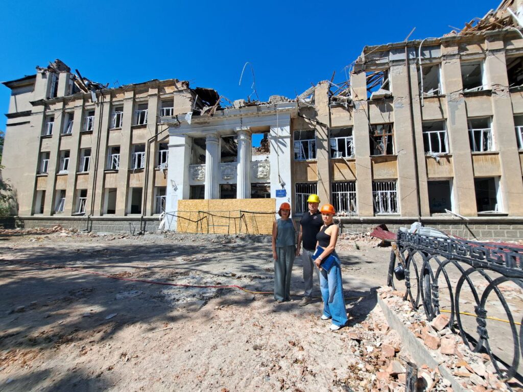 Ракетний удар по ліцею у Білгороді-Дністровському: експерти розпочали огляд будівлі для визначення її придатності 