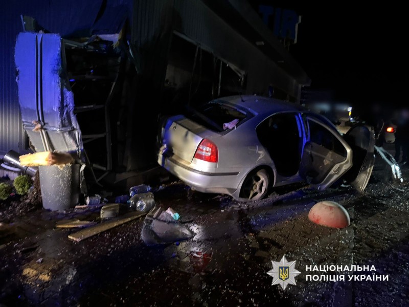 В Татарбунарах водій авто “влетів” в магазин: він загинув на місці