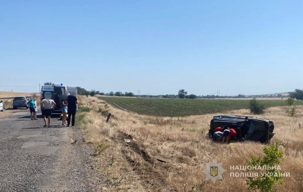 На півдні Одещини у ДТП загинула жінка, серйозно травмовані водій та дитина