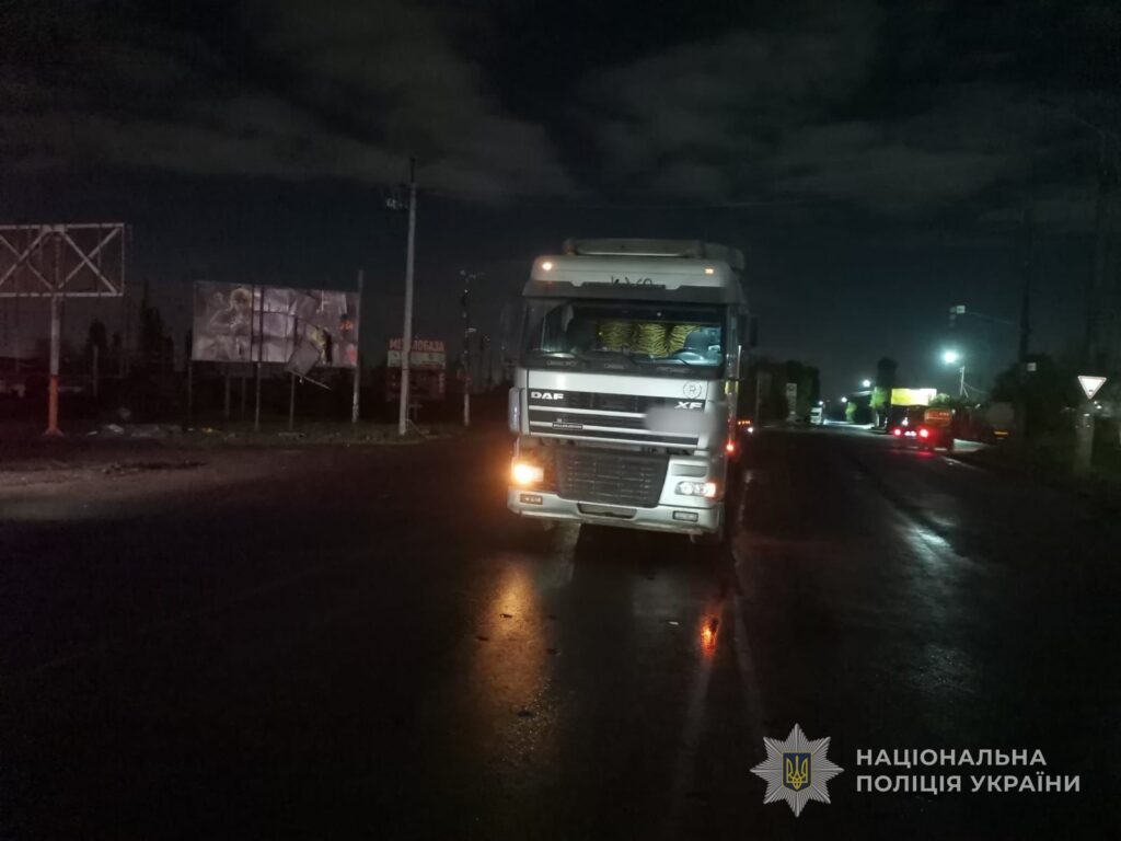 Чи можуть вантажівки їздити дорогами Одещини у комендантську годину?