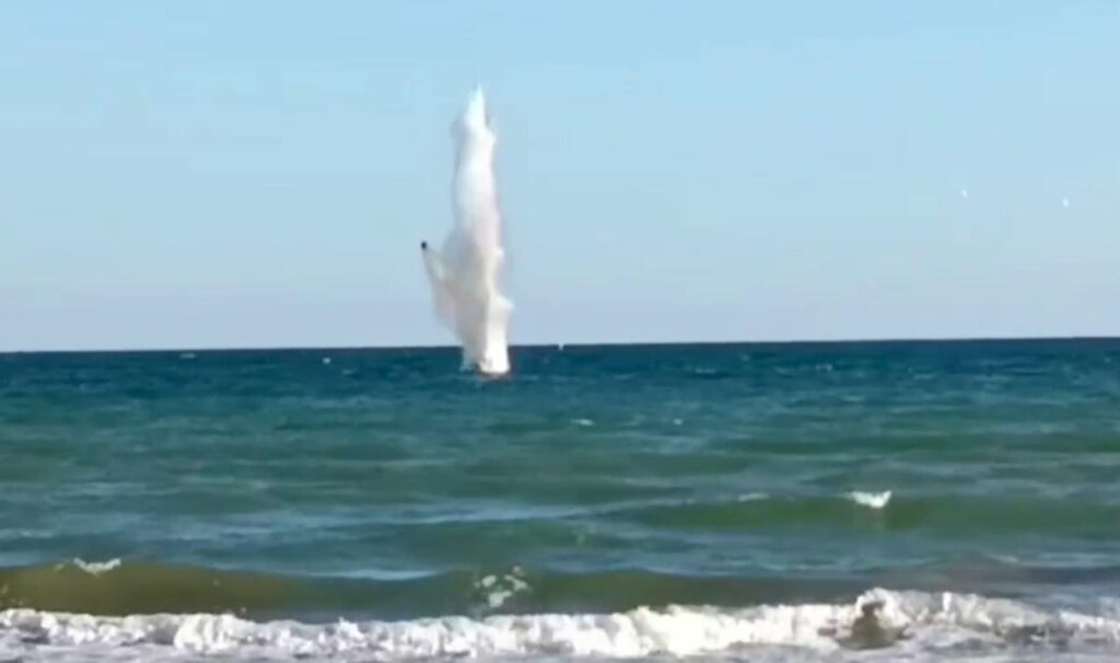 На Одещині військові ВМС знищили чергову морську міну