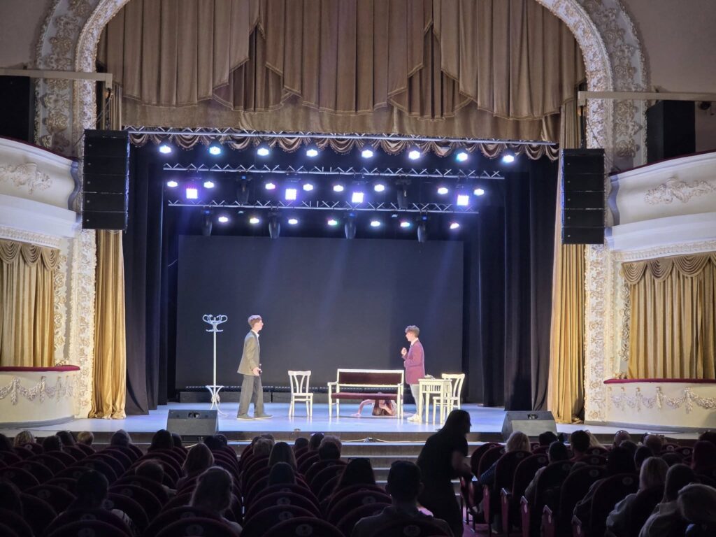 Болградська театральна студія «Онгъл» виступила на ювілейному фестивалі «Комора» в Кам’янці-Подільському