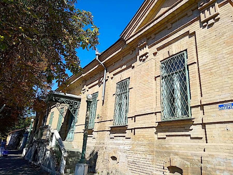 Укрпошта знову намагається продати будівлю колишнього головпоштамту у центрі Ізмаїла
