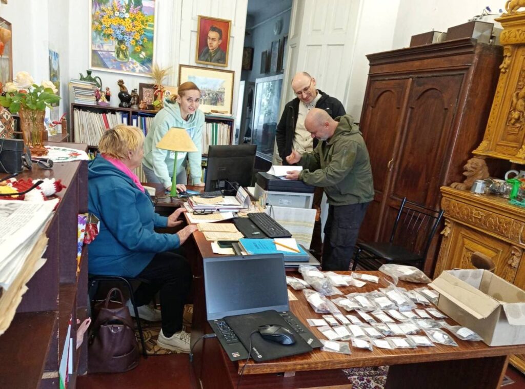 Археологи передали Болградському історико-етнографічному музею понад 450 стародавніх знахідок