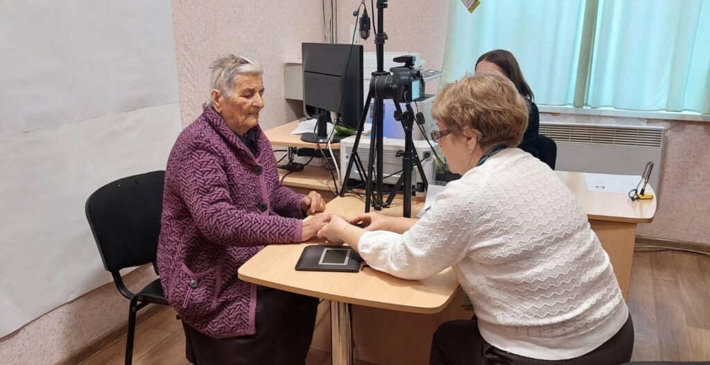 Коли вік не завадить: 90-річна мешканка Болграда оформила закордонний паспорт