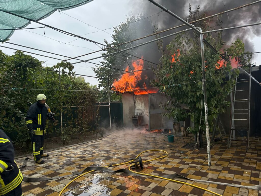 В житловому будинку Ізмаїла згорів гараж: ніхто не постраждав
