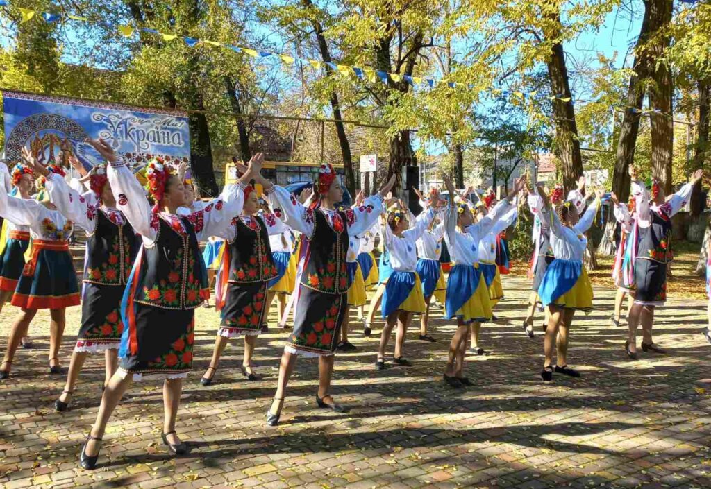 У Бессарабському підтримали ЗСУ українським борщем