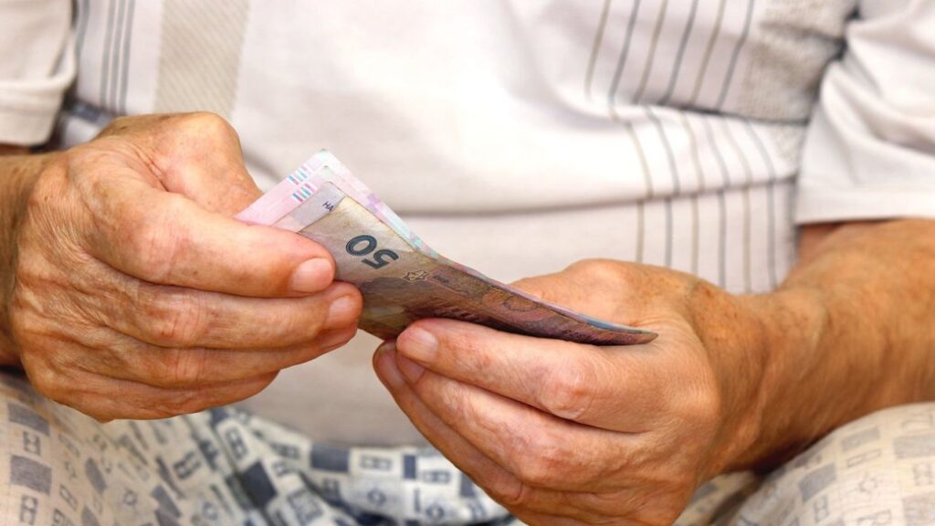 Третина українських пенсіонерів отримують 69 євро пенсії