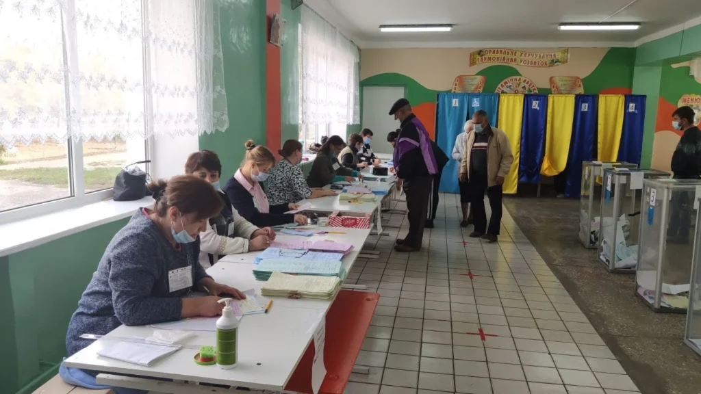 Мерів та селищних голів не мінятимуть до кінця війни: Рада проголосувала за відмову від місцевих виборів