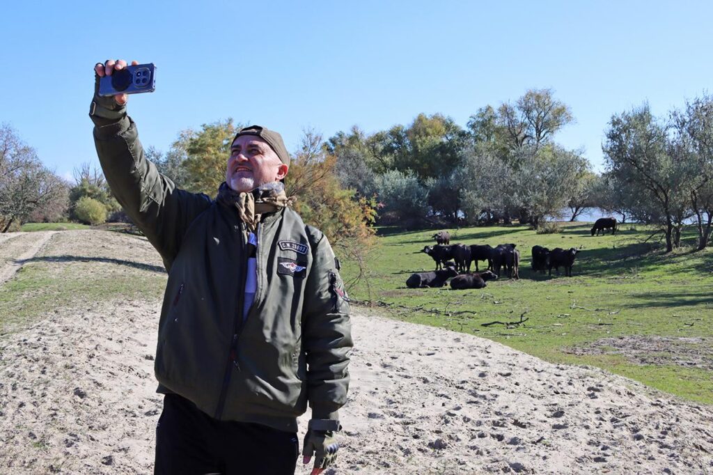 Природа лікує: як ветерани війни відновлюються в українській дельті Дунаю