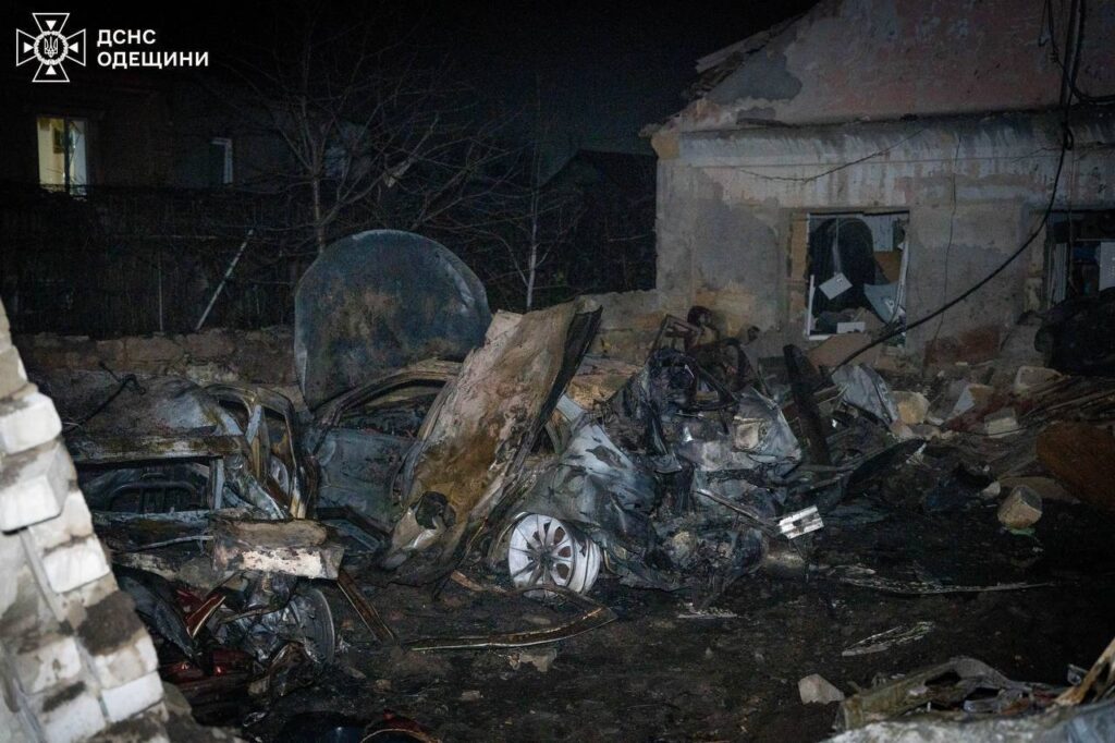 Внаслідок нічної атаки постраждали 5 одеситів: деталі