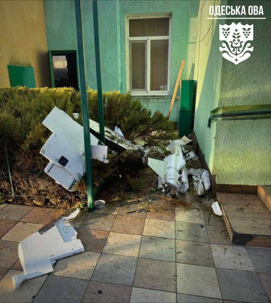 Росія зранку атакувала Одесу безпілотниками: уламки лежать посеред вулиць