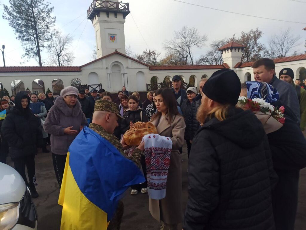До Арциза повернувся захисник, який перебував у російському полоні майже три роки