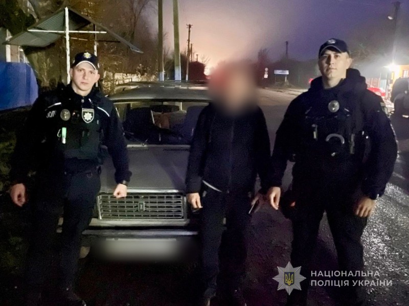 Житель міста Татарбунари сплатить штраф за те, що викинув у центрі міста цуценят