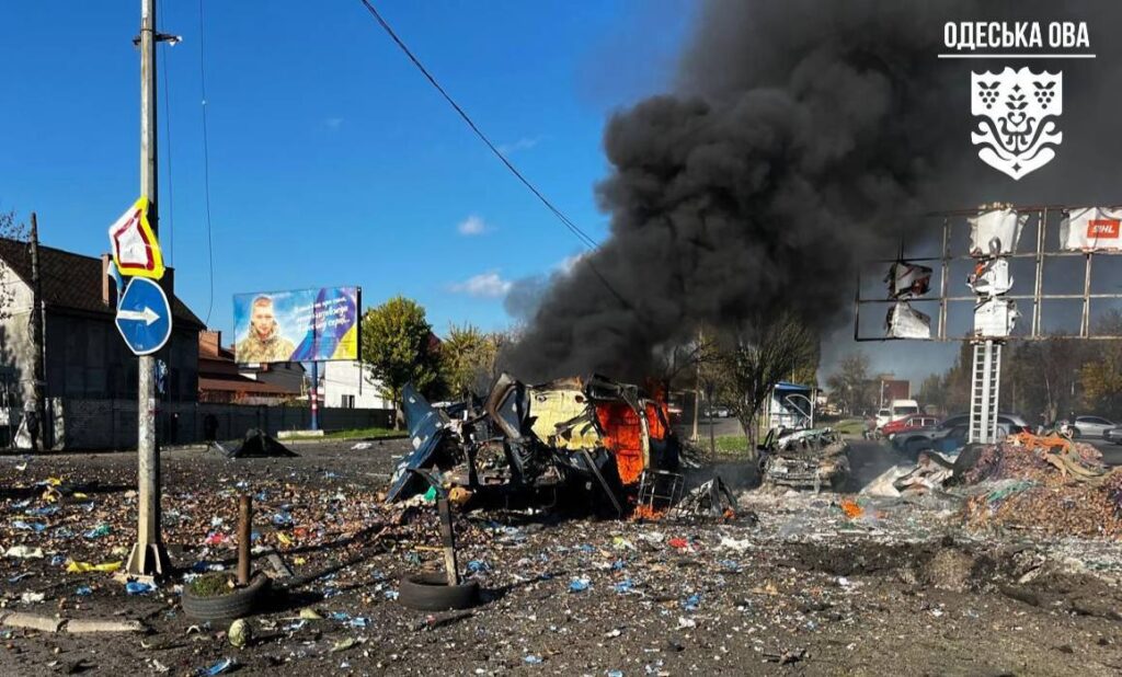 Російська армія вранці атакувала ринок в місті Чорноморськ: є загиблі та поранені (Доповнено)