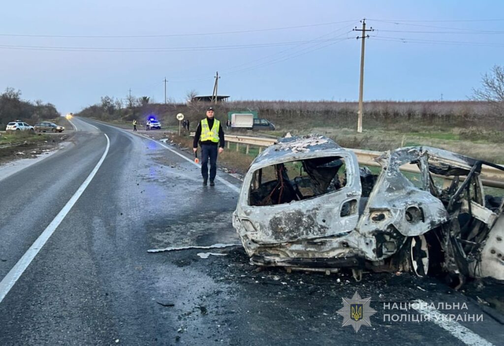 Авто перекинулося і загорілося: в ДТП на трасі Одеса-Рені загинули троє людей