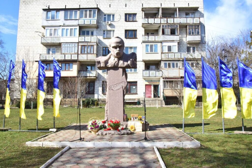 Сарата оговтується після нічної атаки безпілотників: у селищі розгорнуто штаб та пункти допомоги