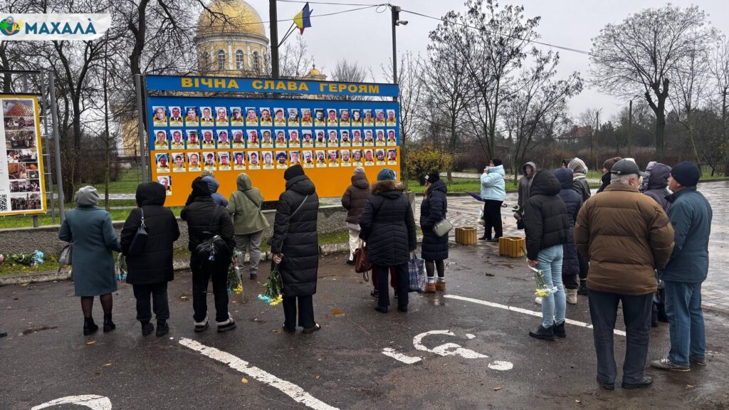 У Болграді на четвертий рік повномасштабної війни відкрили стенд з портретами загиблих воїнів-земляків (відео)&nbsp;