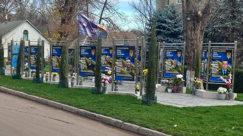 Родини загиблих воїнів звернулися до мешканців Саратської громади з проханням поважати Алею Слави