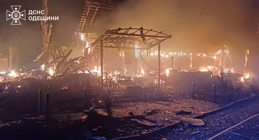 У Різдвяну ніч російська армія вдарила по півдню Одещини, є загиблий та постраждалі