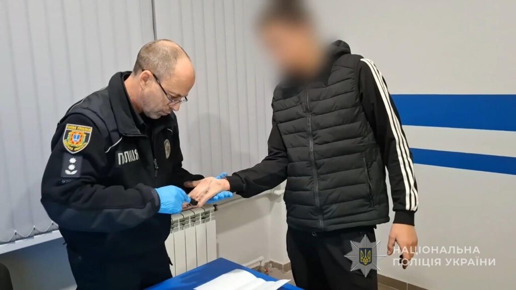 За добу напали на чотирьох людей: двох мешканців Білгород-Дністровського району викрили у серії грабежів