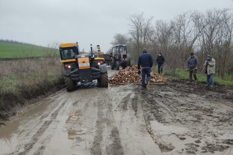 Відсутність рішень стало чинником суспільного невдоволення: що відповіла влада про стан доріг у Буджацькій громаді
