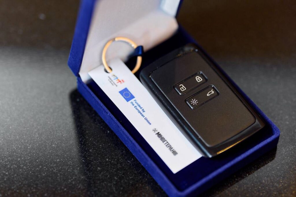 Дві громади півдня Одещини отримали автомобілі для мобільних команд психосоціальної підтримки