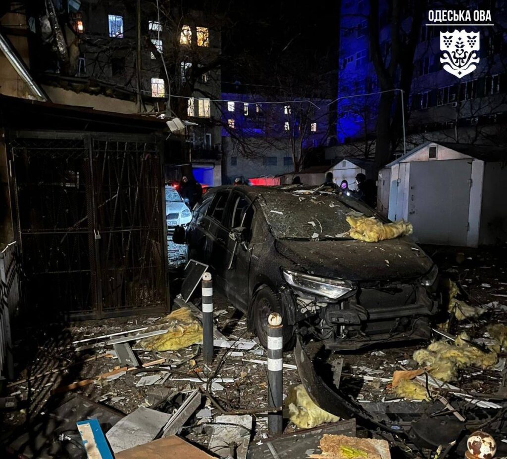 Внаслідок нічної атаки на Одесу є постраждалі і багато руйнувань