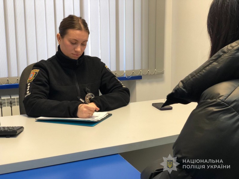Поліцейські розшукали мешканку Білгород-Дністровського, яка залишила дворічну доньку на знайомого та зникла