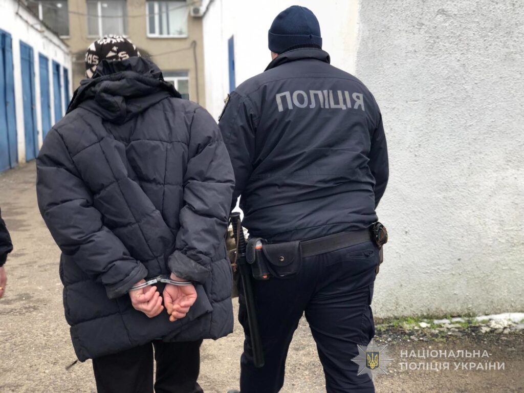 Жителька Білгород-Дністровського району зарізала співмешканця 